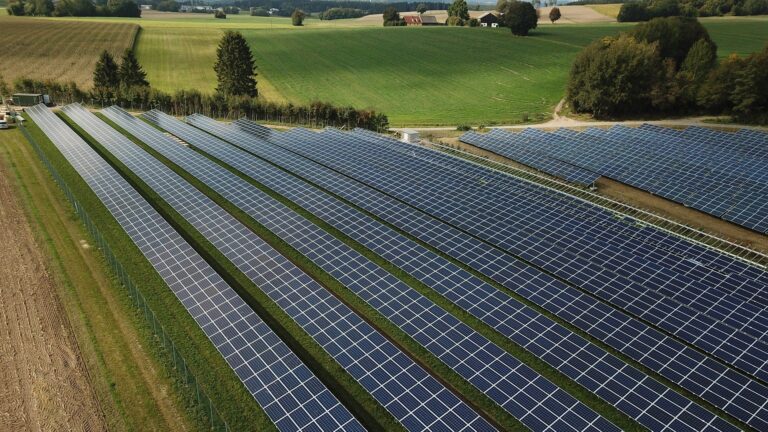 photovoltaic-4525178_1920